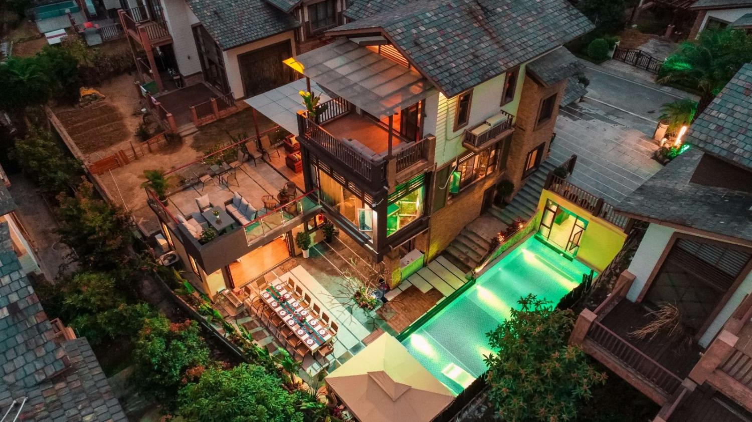 超豪巴厘岛6房8床玻璃泳池别墅
